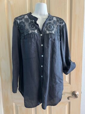 Bluish-Gray Linen Button-Front Blouse with Lace Yoke